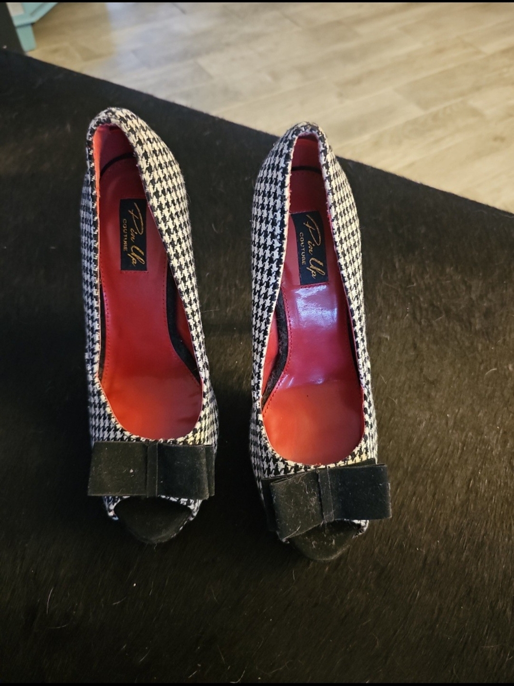 Discontinued Pleaser Pin Up Couture Bella-11 platform pumps size 8